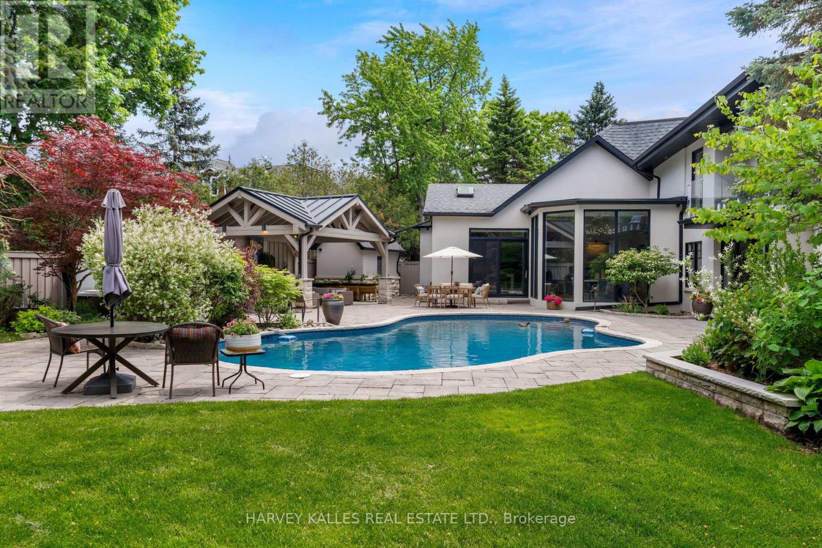 66 THORNCREST ROAD, Toronto, Ontario