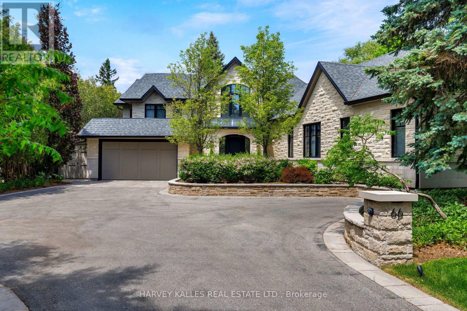 66 Thorncrest Road, Toronto, Ontario M9A 1S9 - Photo 2 - W13261712