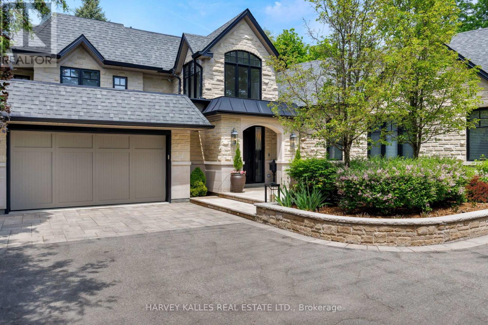 66 Thorncrest Road, Toronto, Ontario M9A 1S9 - Photo 3 - W13261712