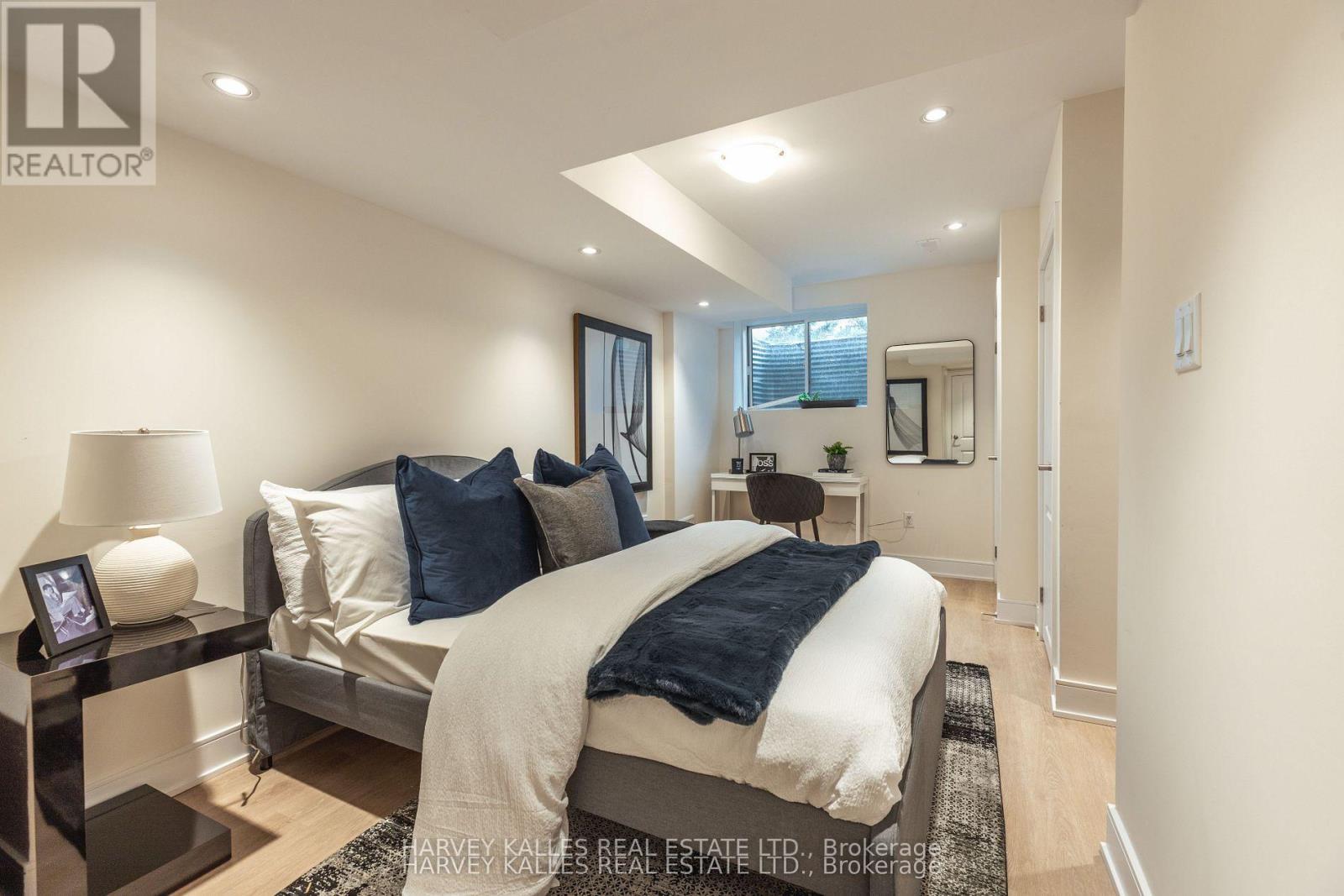 11 Innes Avenue, Toronto, Ontario  M6E 0B2 - Photo 16 - W13262064