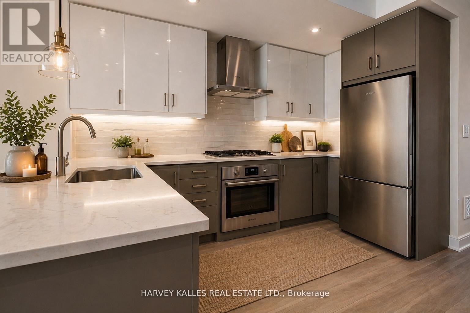 11 Innes Avenue, Toronto, Ontario  M6E 0B2 - Photo 3 - W13262064