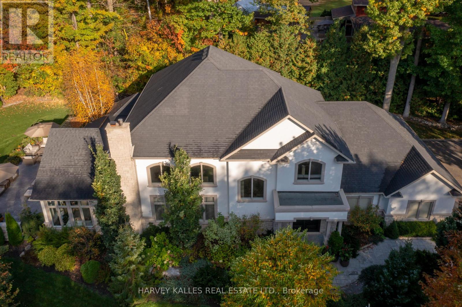6 Georgina Drive, Barrie, Ontario L4M 1E9 - Photo 2 - S13343102