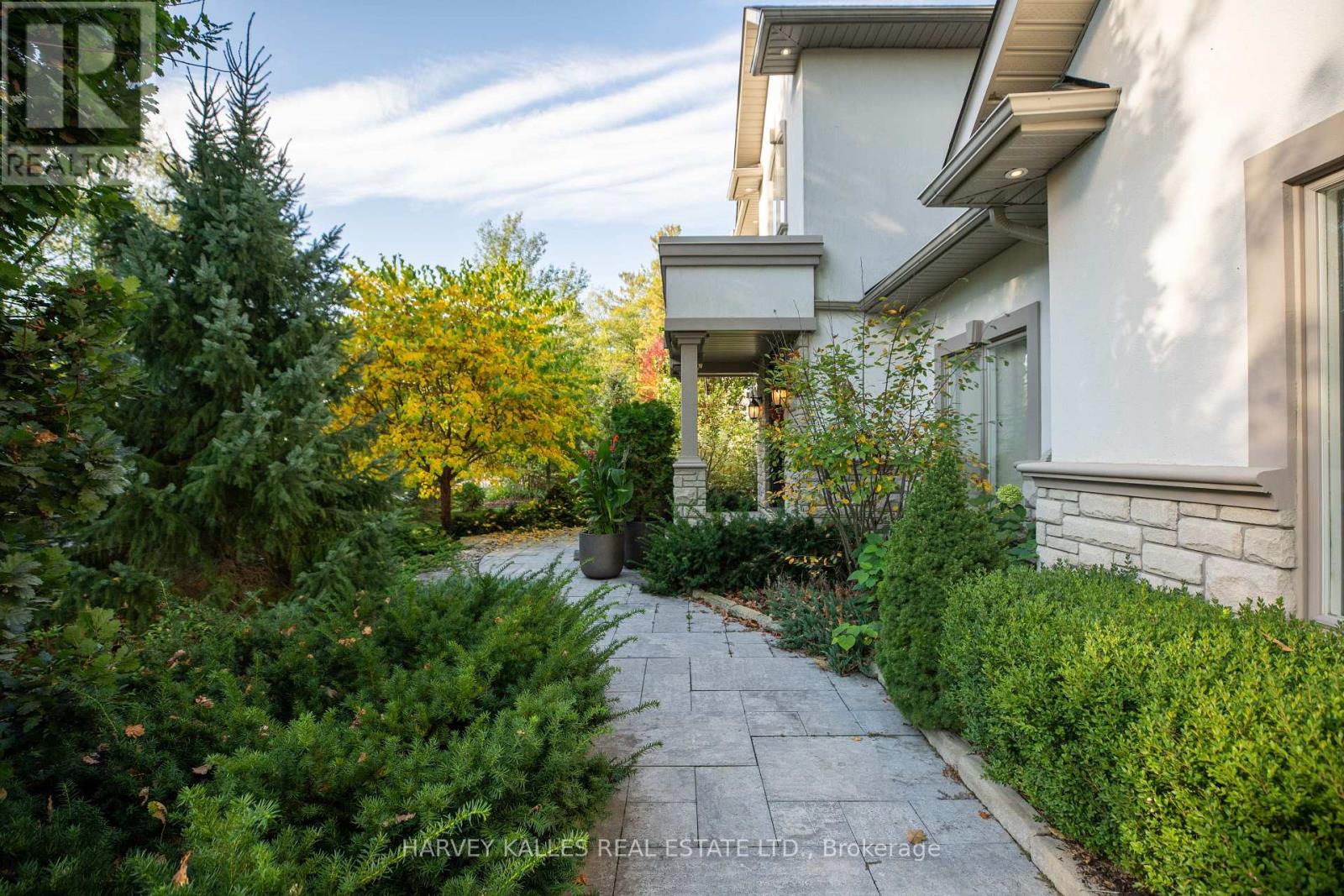 6 Georgina Drive, Barrie, Ontario L4M 1E9 - Photo 5 - S13343102