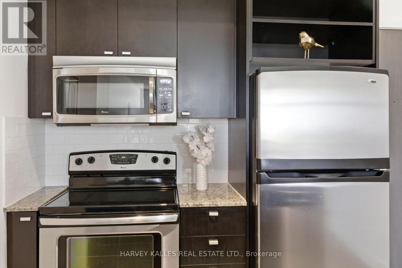 701 - 103 The Queensway, Toronto, Ontario M6S 5B3 - Photo 11 - W13415216