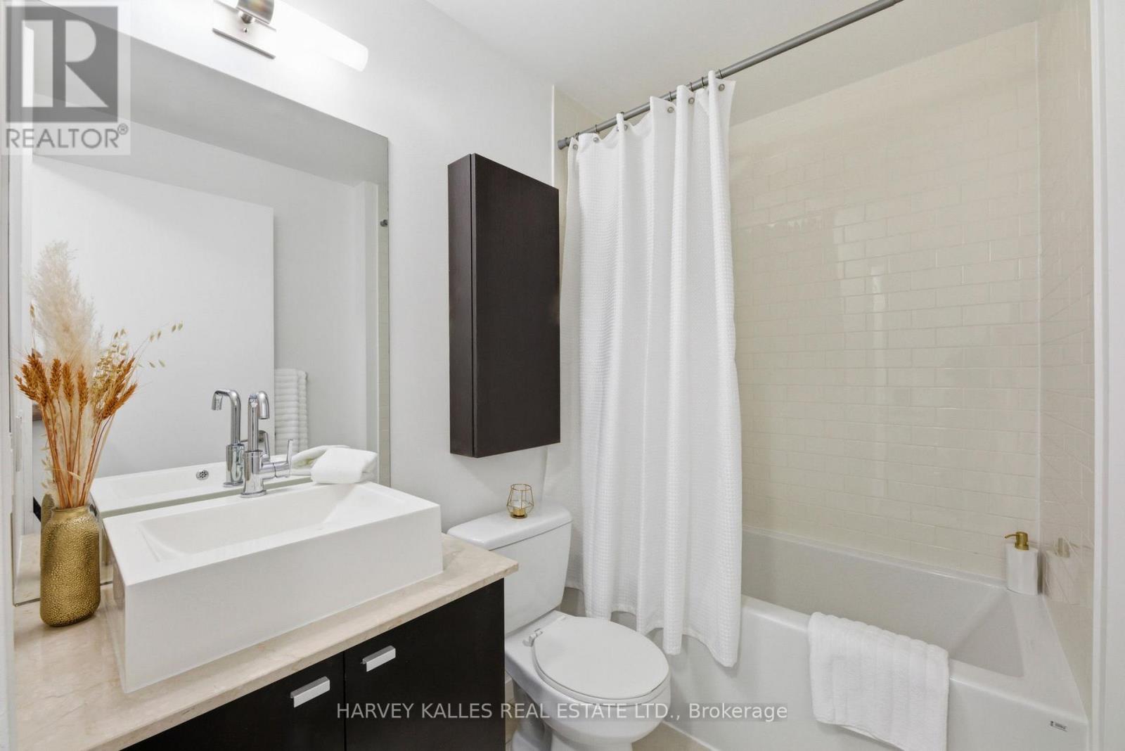 701 - 103 The Queensway, Toronto, Ontario M6S 5B3 - Photo 12 - W13415216