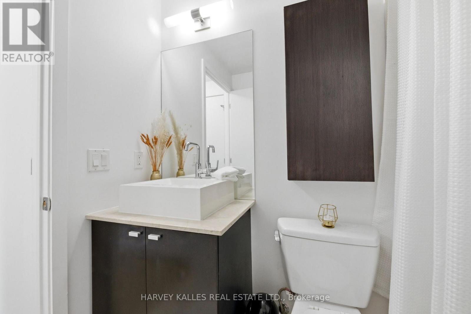 701 - 103 The Queensway, Toronto, Ontario M6S 5B3 - Photo 13 - W13415216