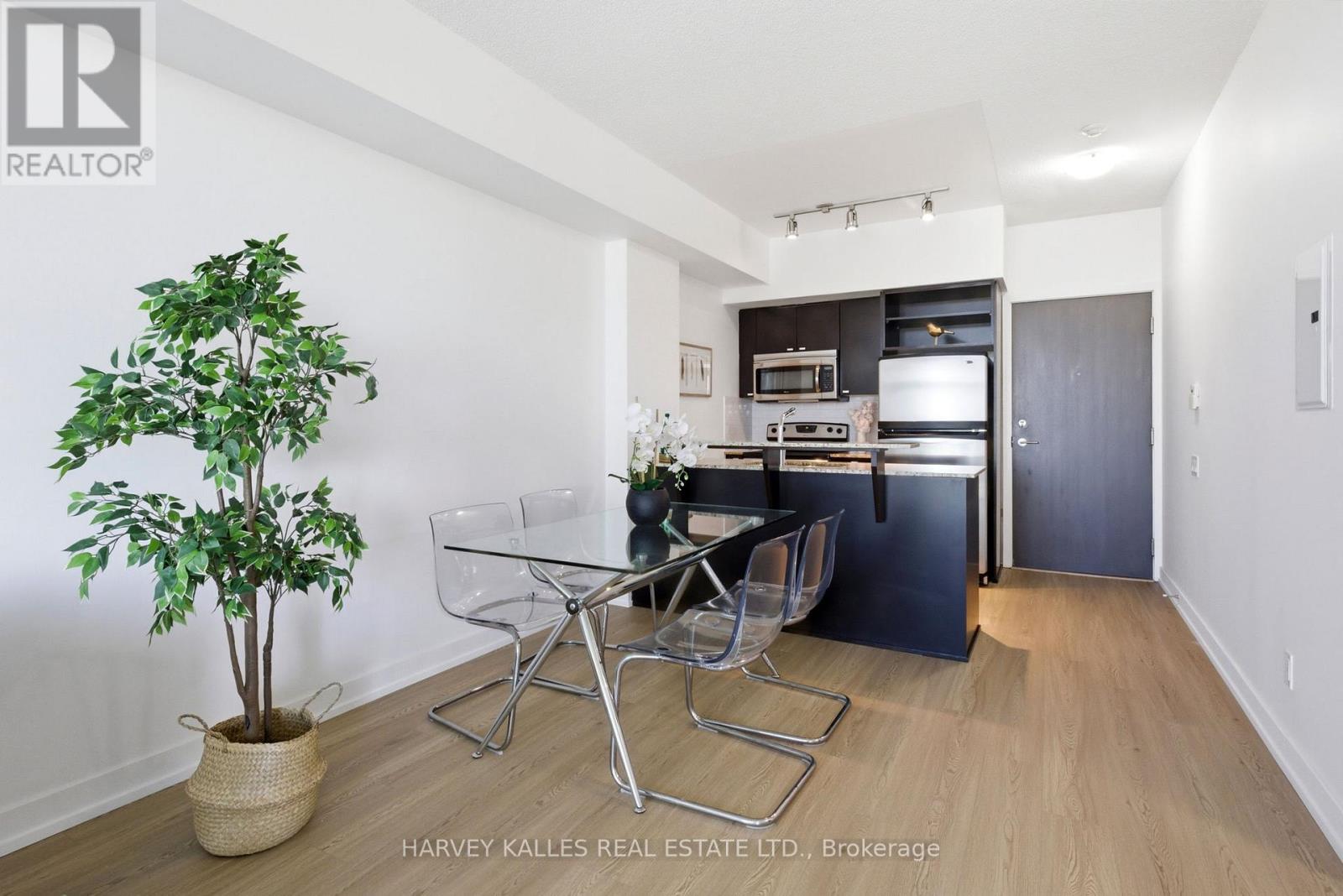 701 - 103 The Queensway, Toronto, Ontario M6S 5B3 - Photo 6 - W13415216