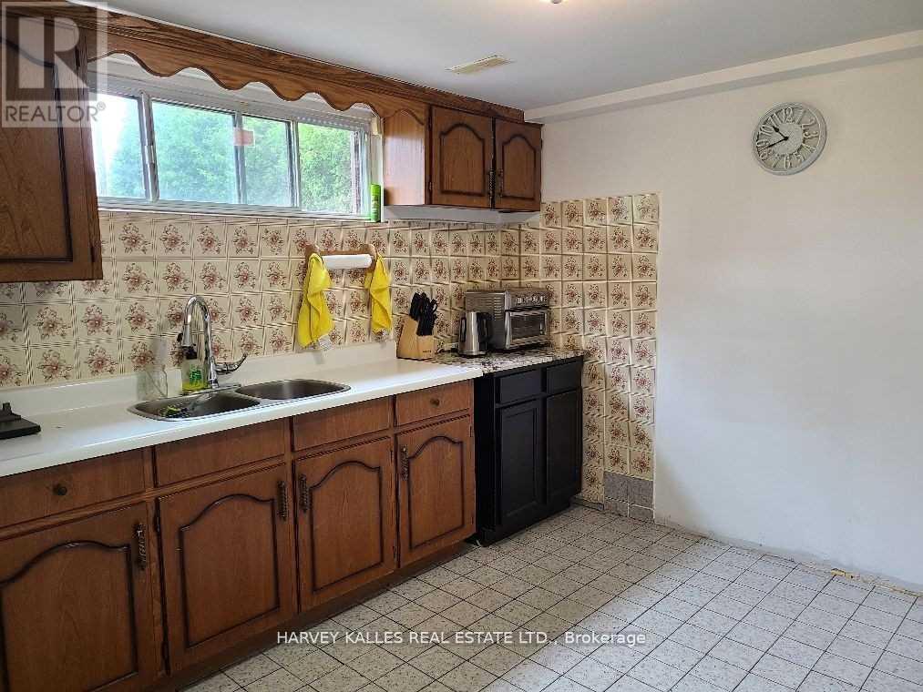 Lower - 2379 Hensall Street, Mississauga, Ontario  L5A 2T1 - Photo 6 - W13415898