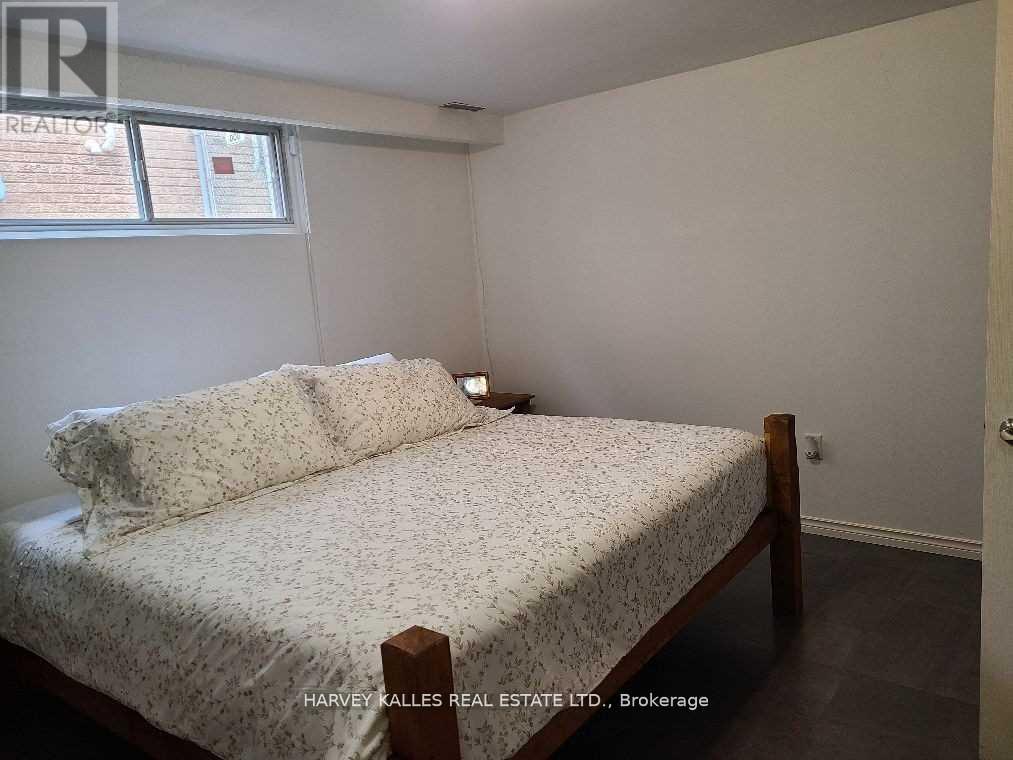 Lower - 2379 Hensall Street, Mississauga, Ontario  L5A 2T1 - Photo 8 - W13415898