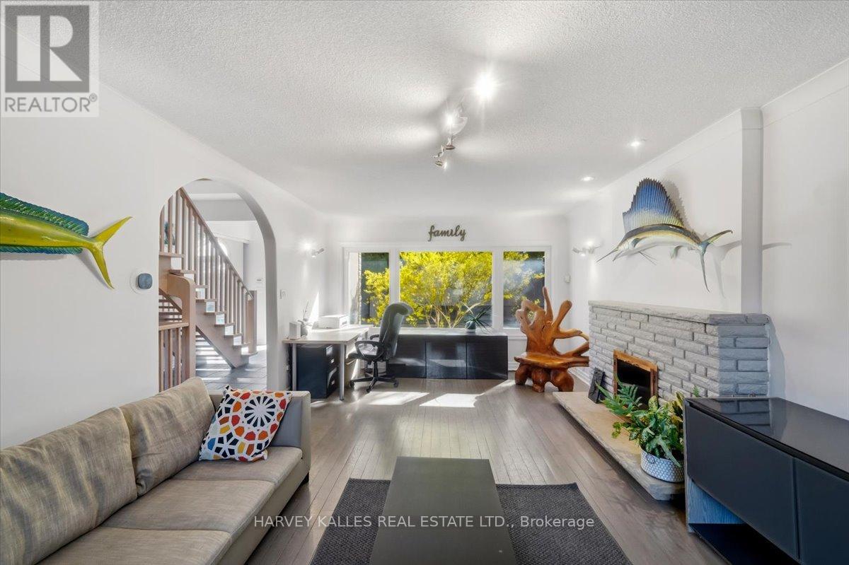 72 Walmer Road, Richmond Hill, Ontario  L4C 3X1 - Photo 11 - N13418986