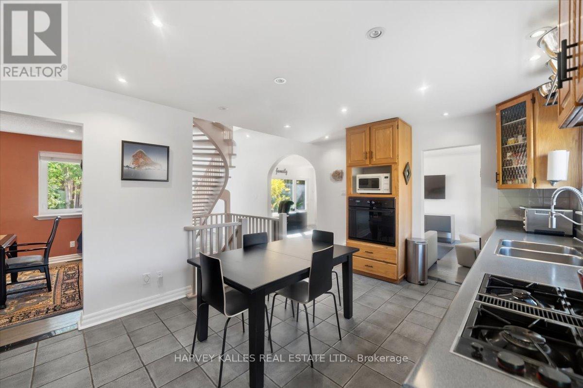 72 Walmer Road, Richmond Hill, Ontario  L4C 3X1 - Photo 17 - N13418986