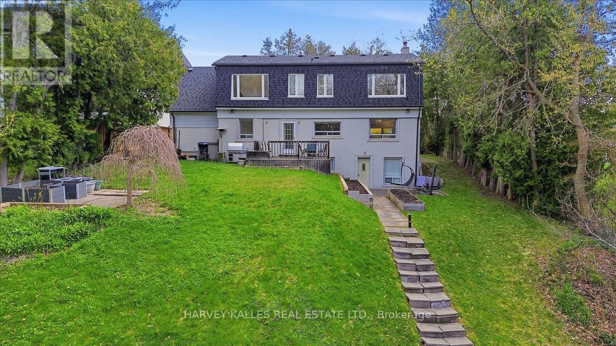72 Walmer Road, Richmond Hill, Ontario  L4C 3X1 - Photo 4 - N13418986