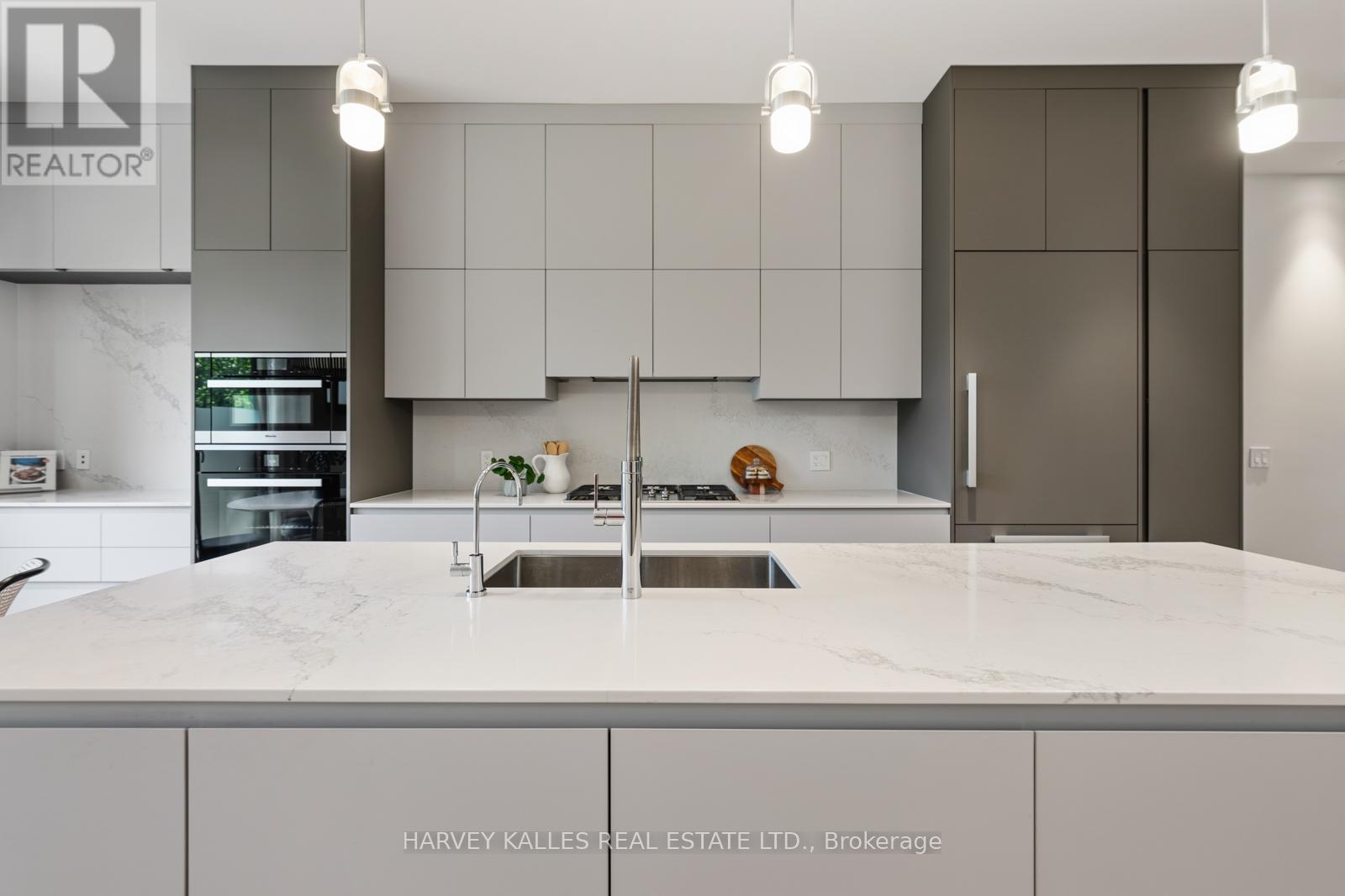 67 Heath Street W, Toronto, Ontario  M4V 1T2 - Photo 17 - C13424426