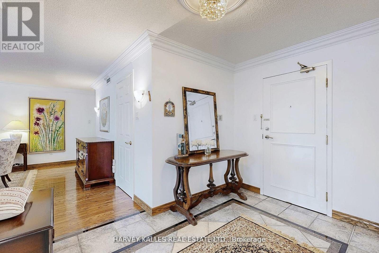 311 - 7300 Yonge Street, Vaughan, Ontario L4J 7Y5 - Photo 2 - N13425832