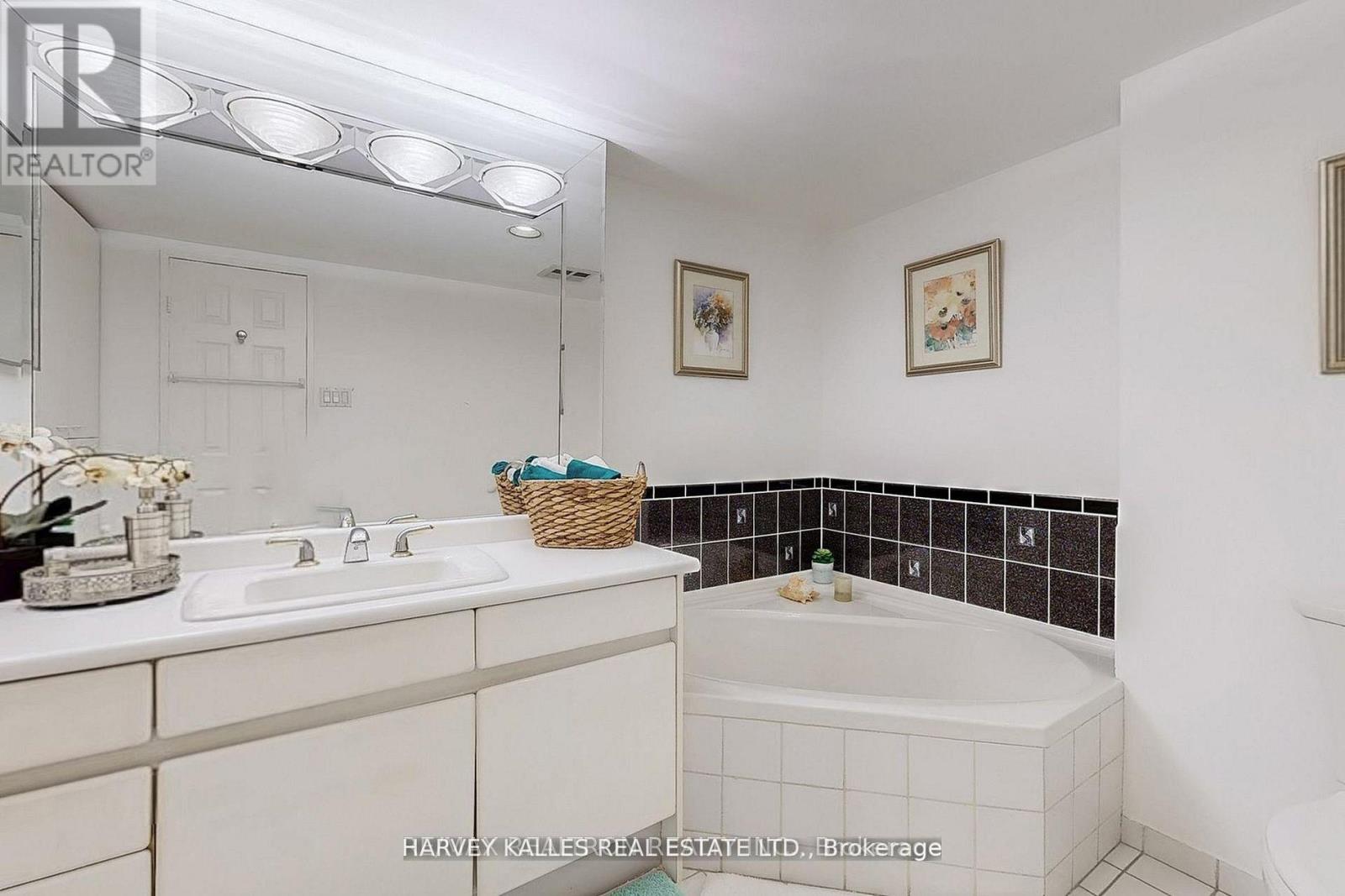 311 - 7300 Yonge Street, Vaughan, Ontario L4J 7Y5 - Photo 25 - N13425832