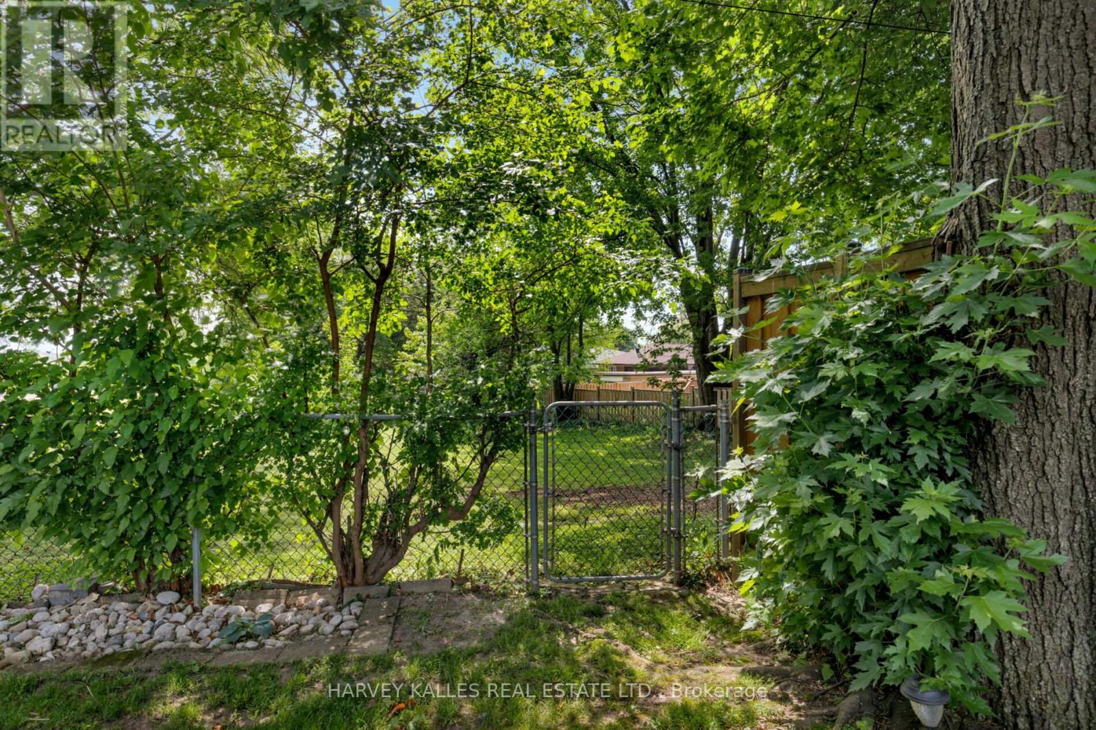 45 Ashfield Drive, Toronto, Ontario M9C 4T7 - Photo 22 - W13426942