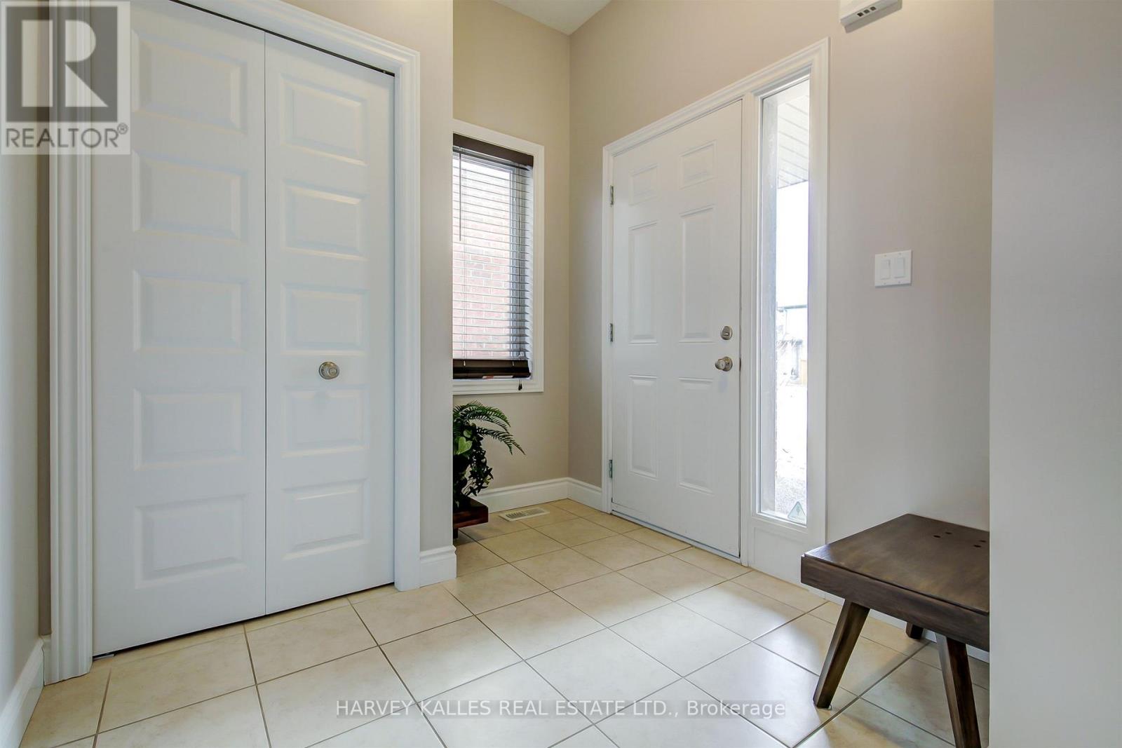 106 Eden Oak Trail, Kitchener, Ontario N2A 0G1 - Photo 4 - X13430580