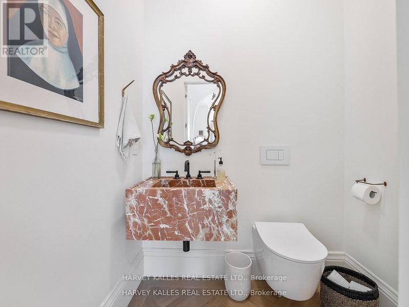 239 Borden Street, Toronto, Ontario M5S 2N5 - Photo 7 - C13432518