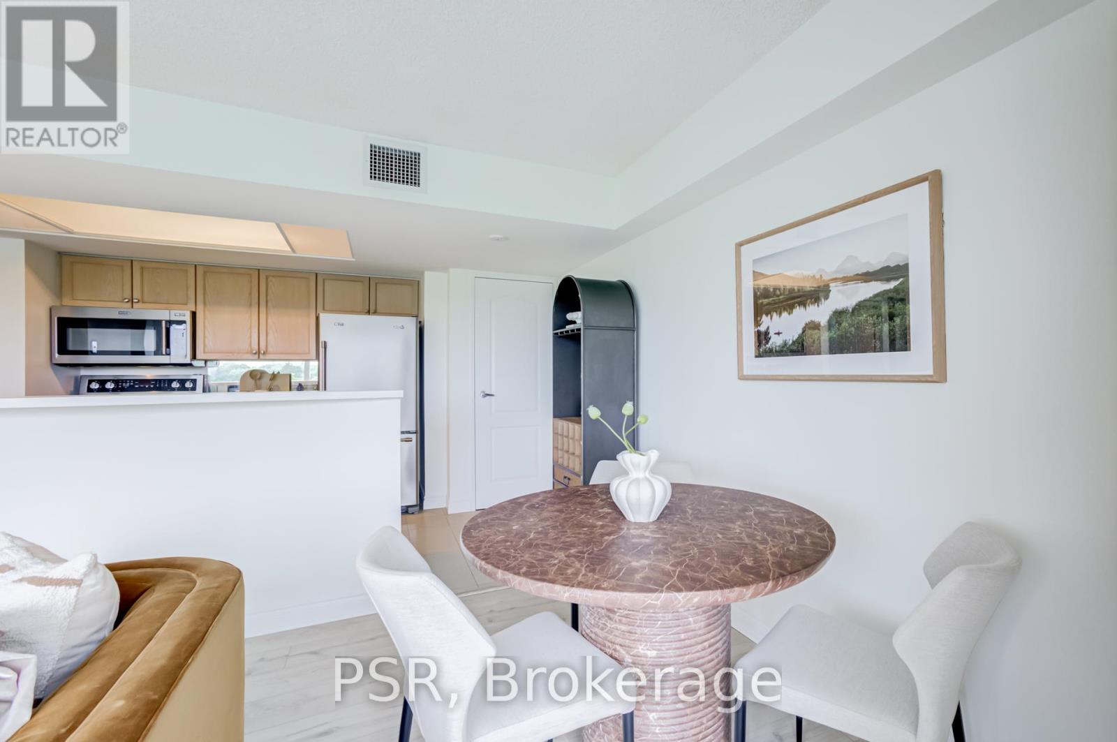 601 - 97 Lawton Boulevard, Toronto, Ontario M4V 1Z6 - Photo 10 - C13433960