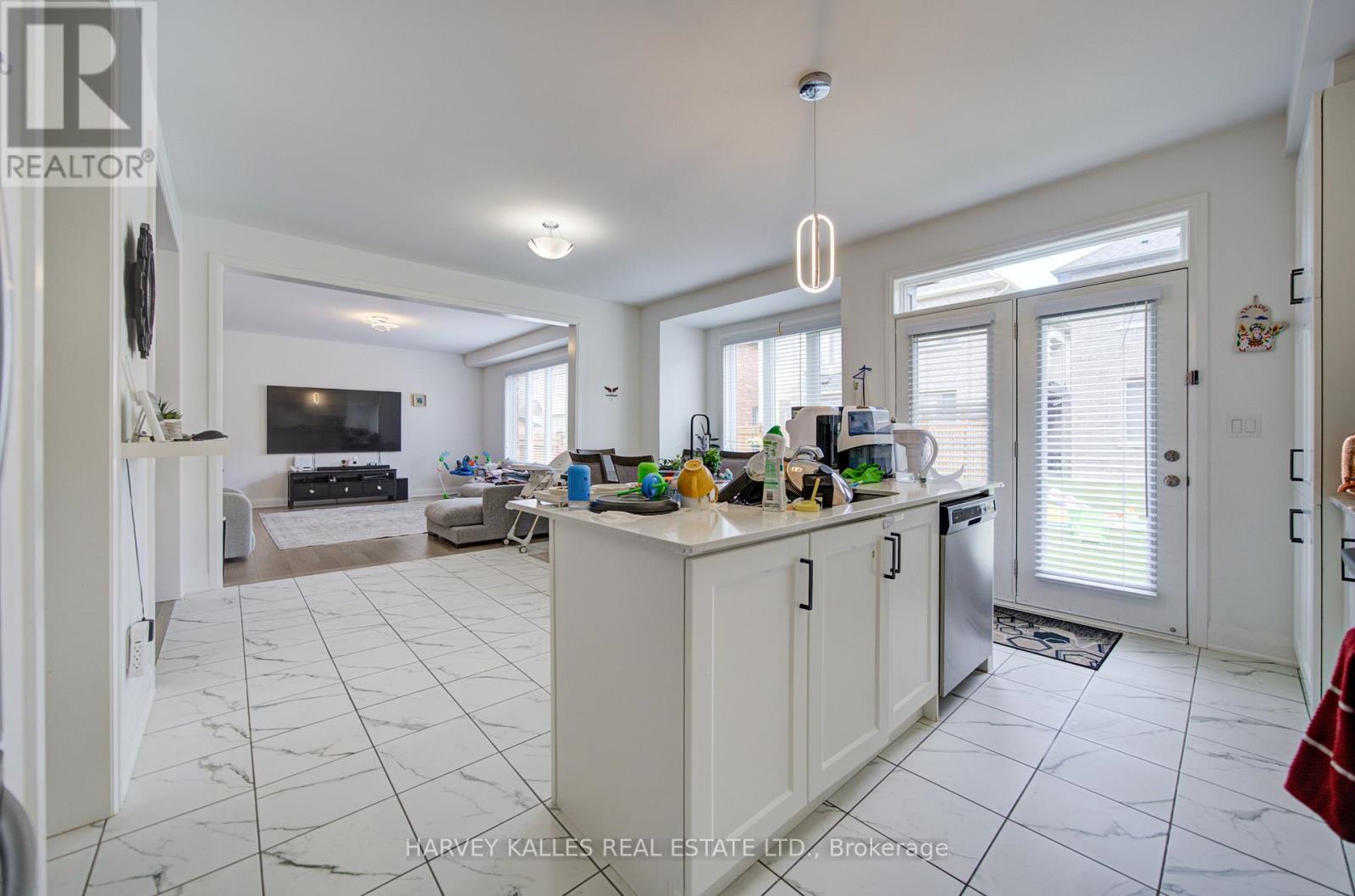 33 Concert Hill Way, East Gwillimbury, Ontario L9N 0W9 - Photo 13 - N13444084