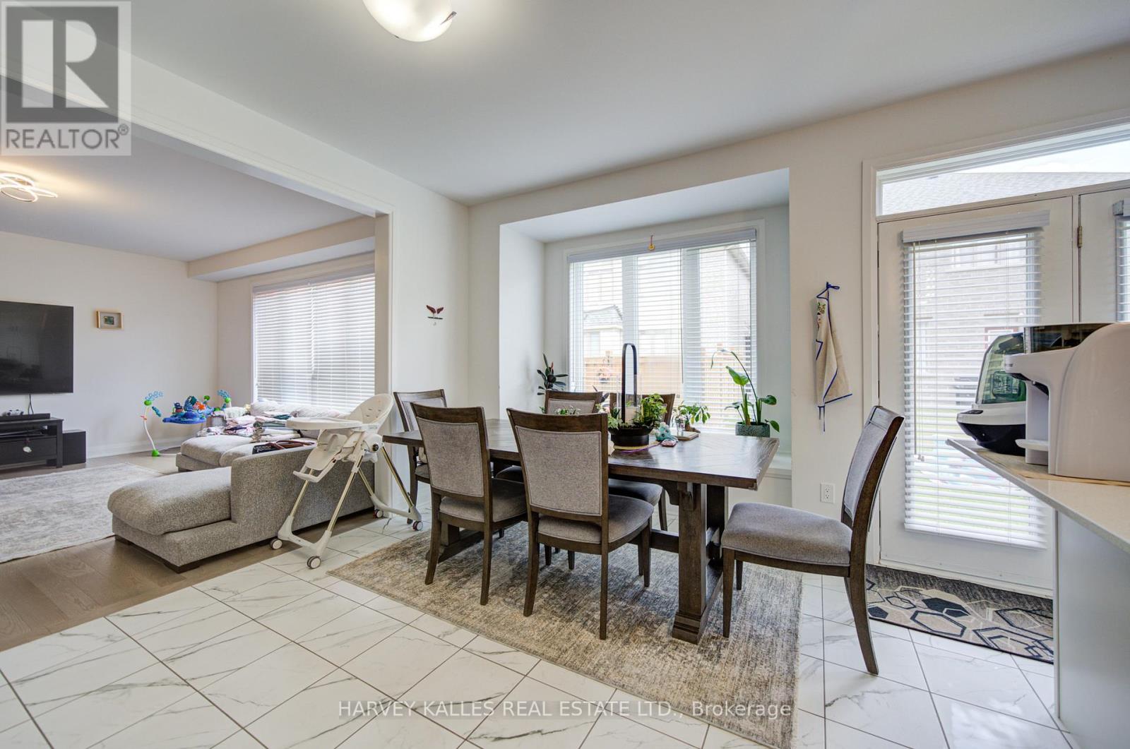 33 Concert Hill Way, East Gwillimbury, Ontario L9N 0W9 - Photo 16 - N13444084