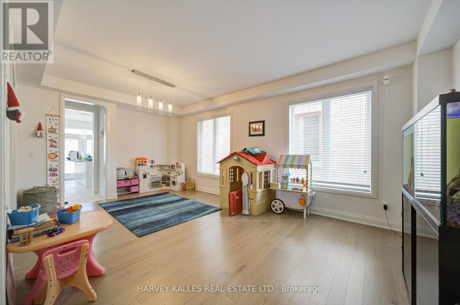 33 Concert Hill Way, East Gwillimbury, Ontario L9N 0W9 - Photo 19 - N13444084