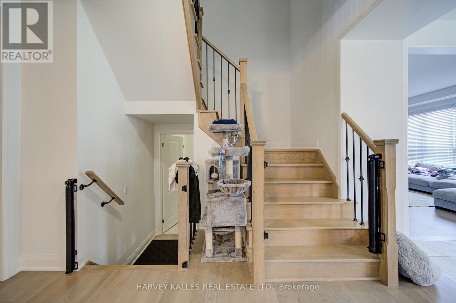 33 Concert Hill Way, East Gwillimbury, Ontario L9N 0W9 - Photo 23 - N13444084