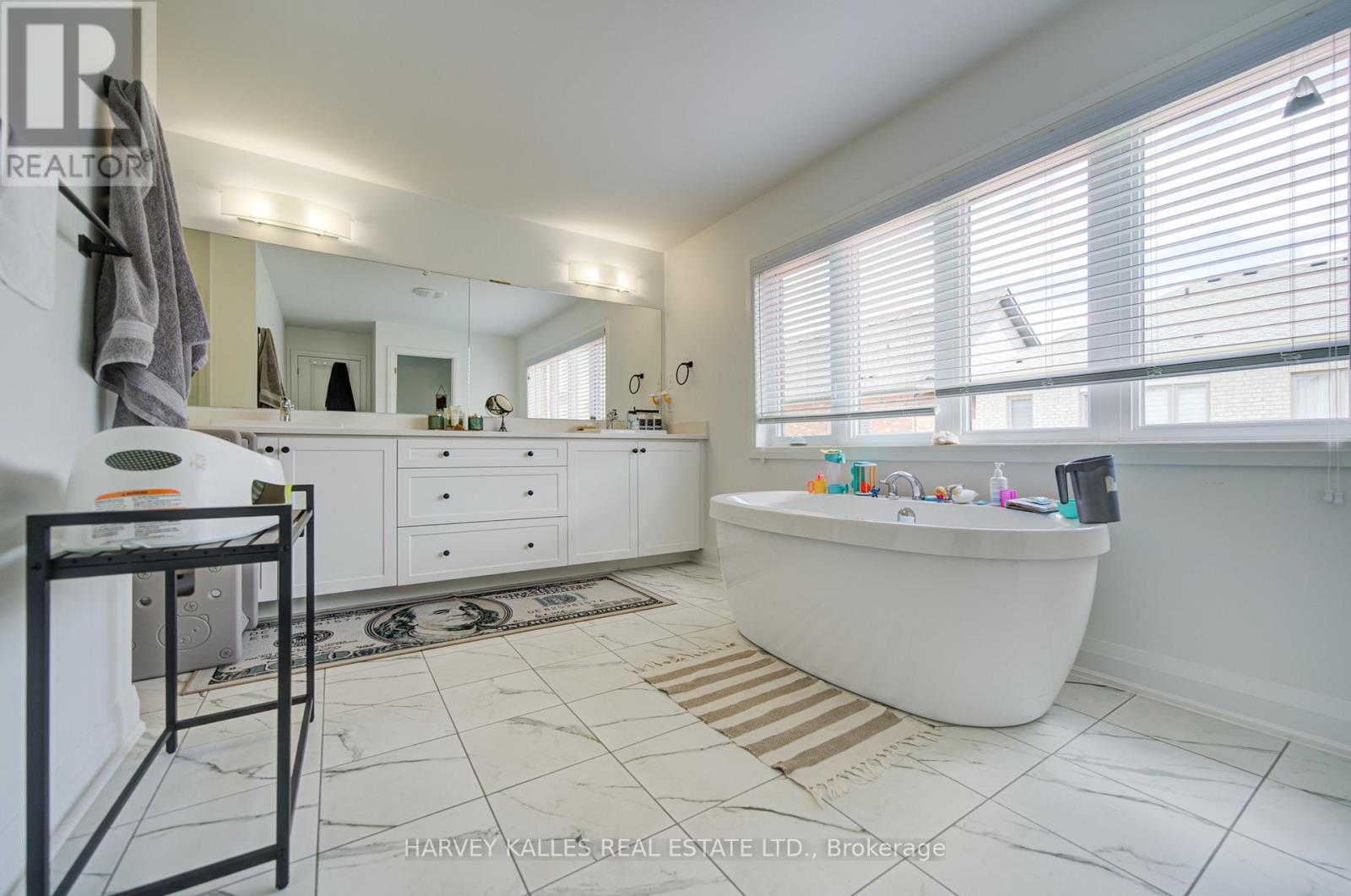 33 Concert Hill Way, East Gwillimbury, Ontario L9N 0W9 - Photo 29 - N13444084