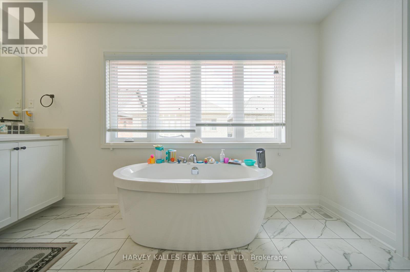 33 Concert Hill Way, East Gwillimbury, Ontario L9N 0W9 - Photo 32 - N13444084