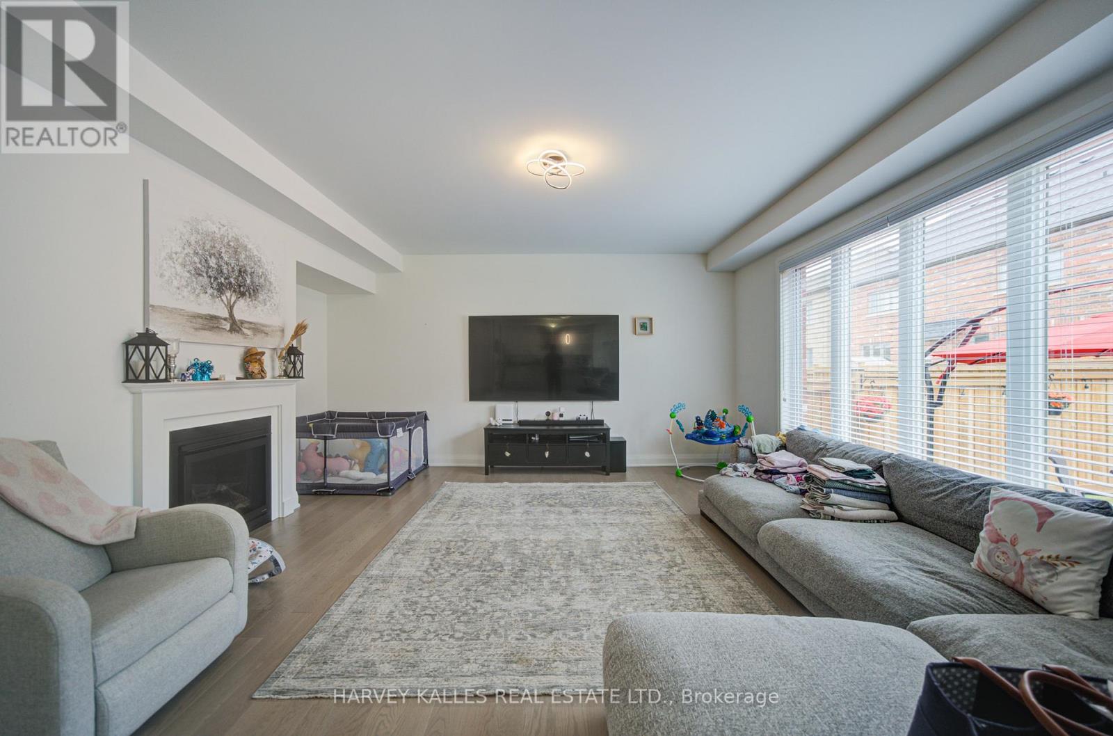33 Concert Hill Way, East Gwillimbury, Ontario L9N 0W9 - Photo 6 - N13444084