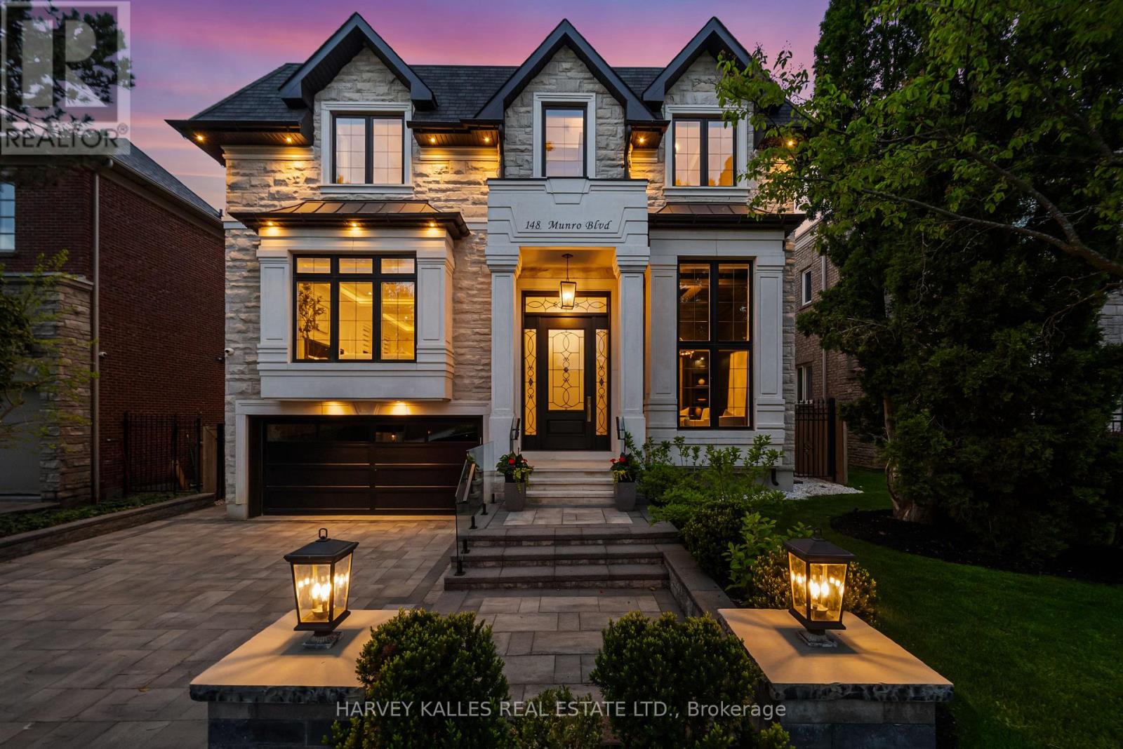 148 MUNRO BOULEVARD, Toronto, Ontario