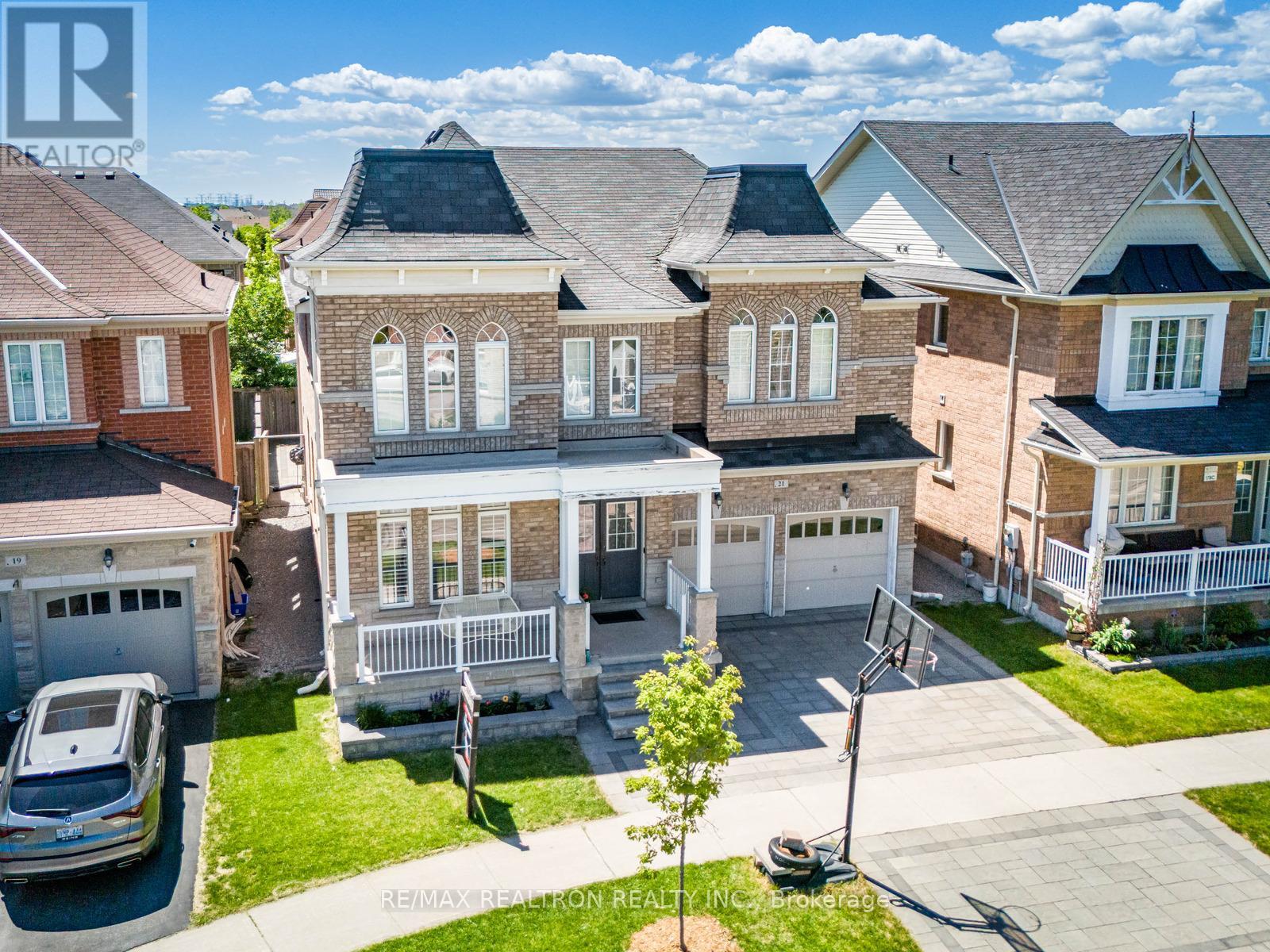 21 RENNIE AVENUE, Markham, Ontario