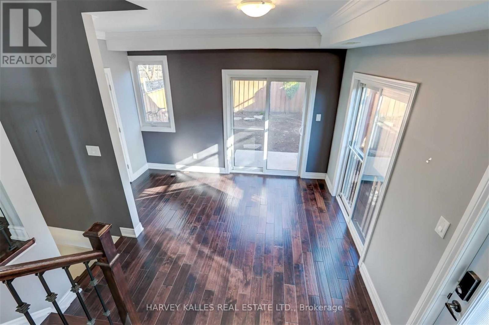 58 Sandford Avenue, Toronto, Ontario M4L 2E7 - Photo 12 - E13449590