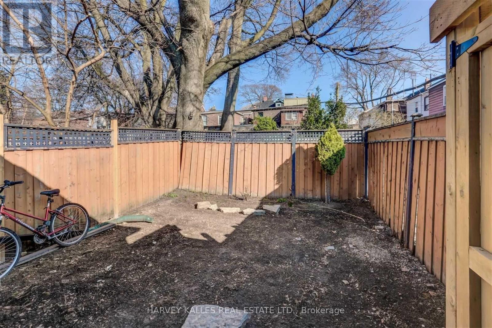 58 Sandford Avenue, Toronto, Ontario M4L 2E7 - Photo 24 - E13449590