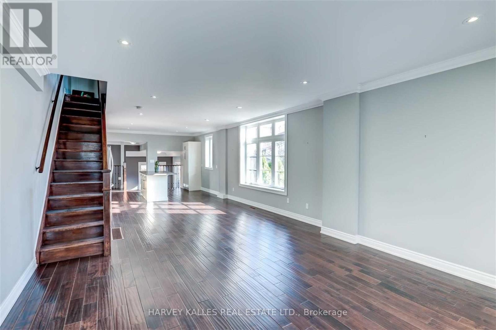 58 Sandford Avenue, Toronto, Ontario M4L 2E7 - Photo 3 - E13449590