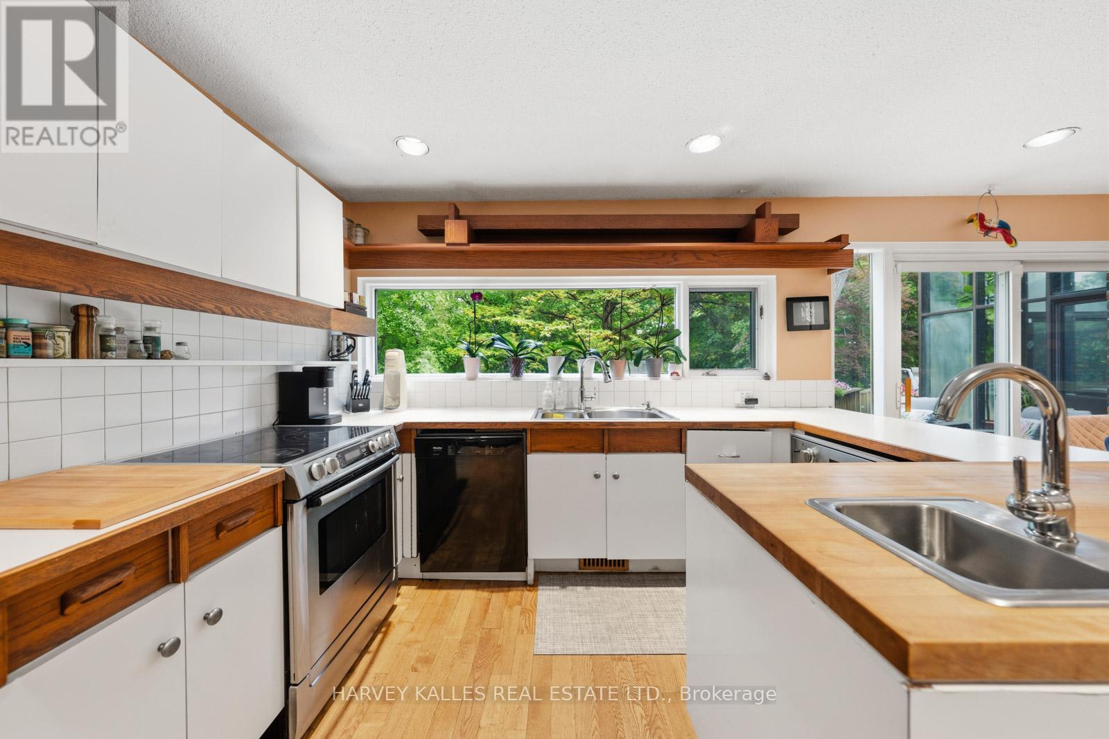 1 Vyner Road, Toronto, Ontario M2L 2N3 - Photo 19 - C13452210