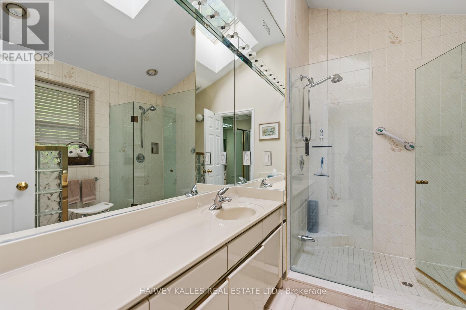 1 Vyner Road, Toronto, Ontario M2L 2N3 - Photo 31 - C13452210