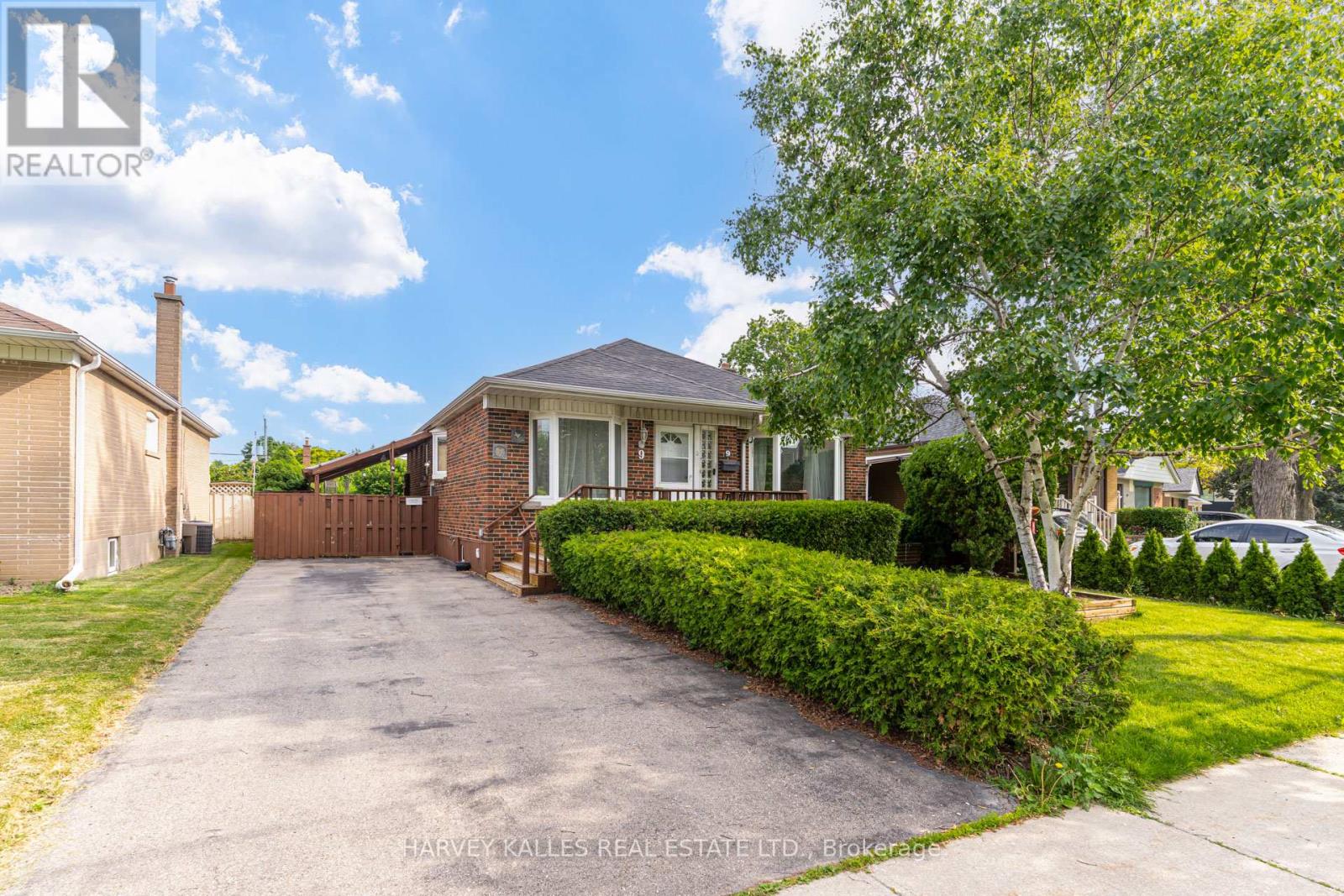 9 SEALCOVE DRIVE, Toronto, Ontario