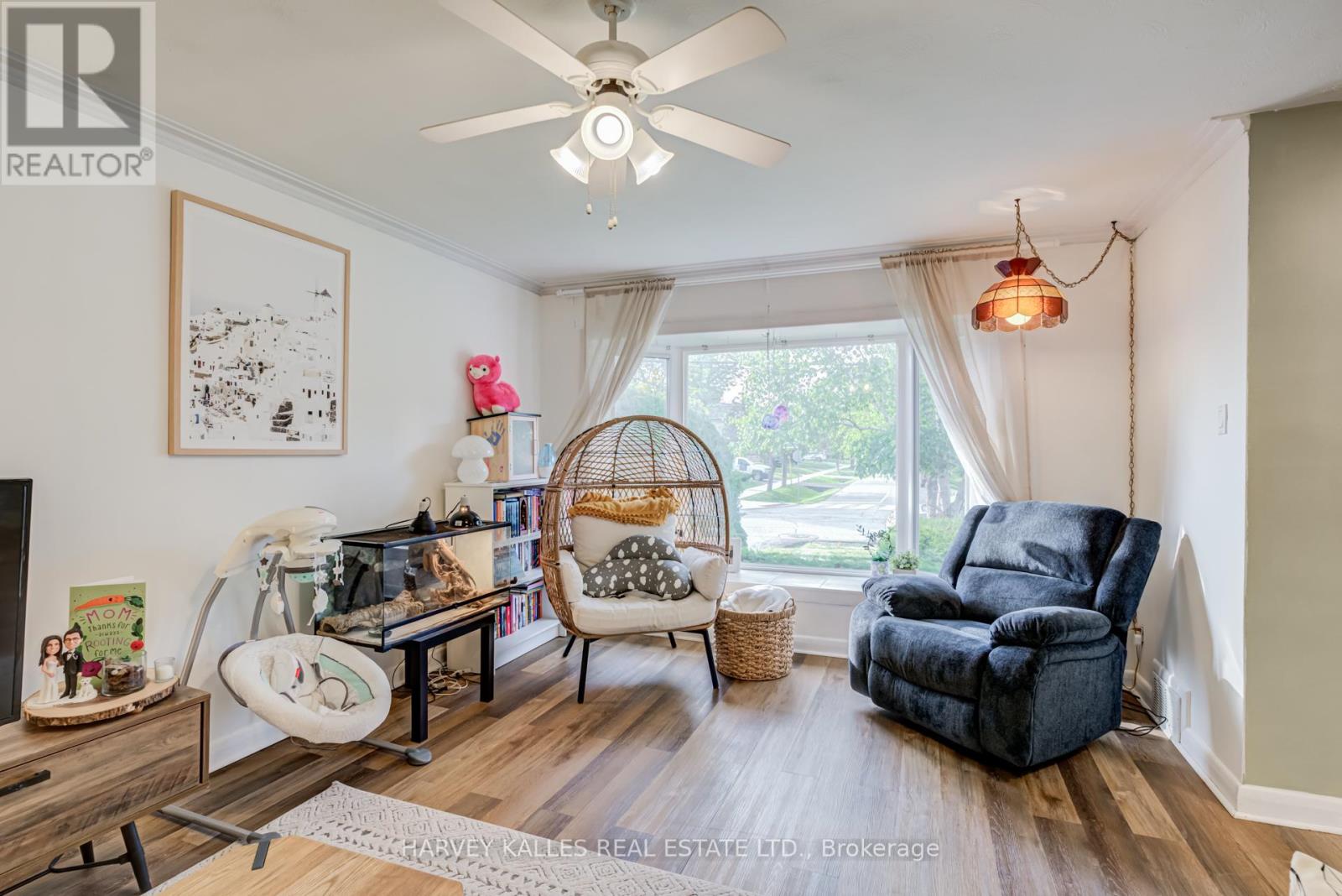 9 Sealcove Drive, Toronto, Ontario  M9C 2C3 - Photo 10 - W13453412
