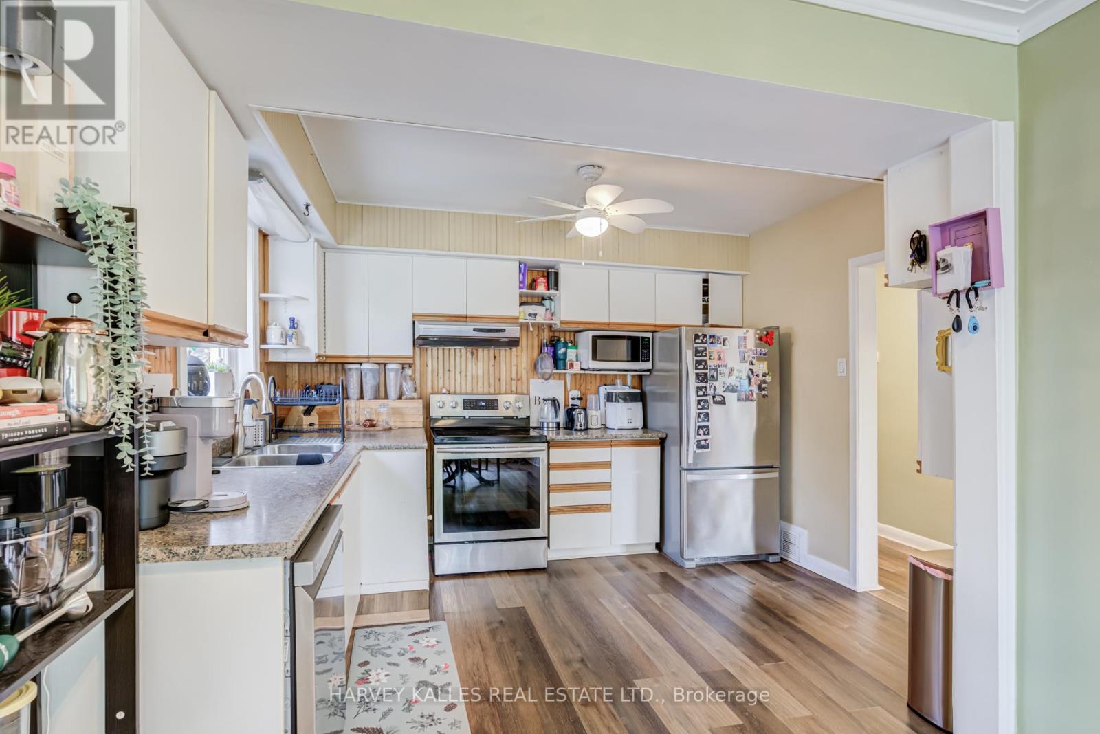 9 Sealcove Drive, Toronto, Ontario  M9C 2C3 - Photo 11 - W13453412