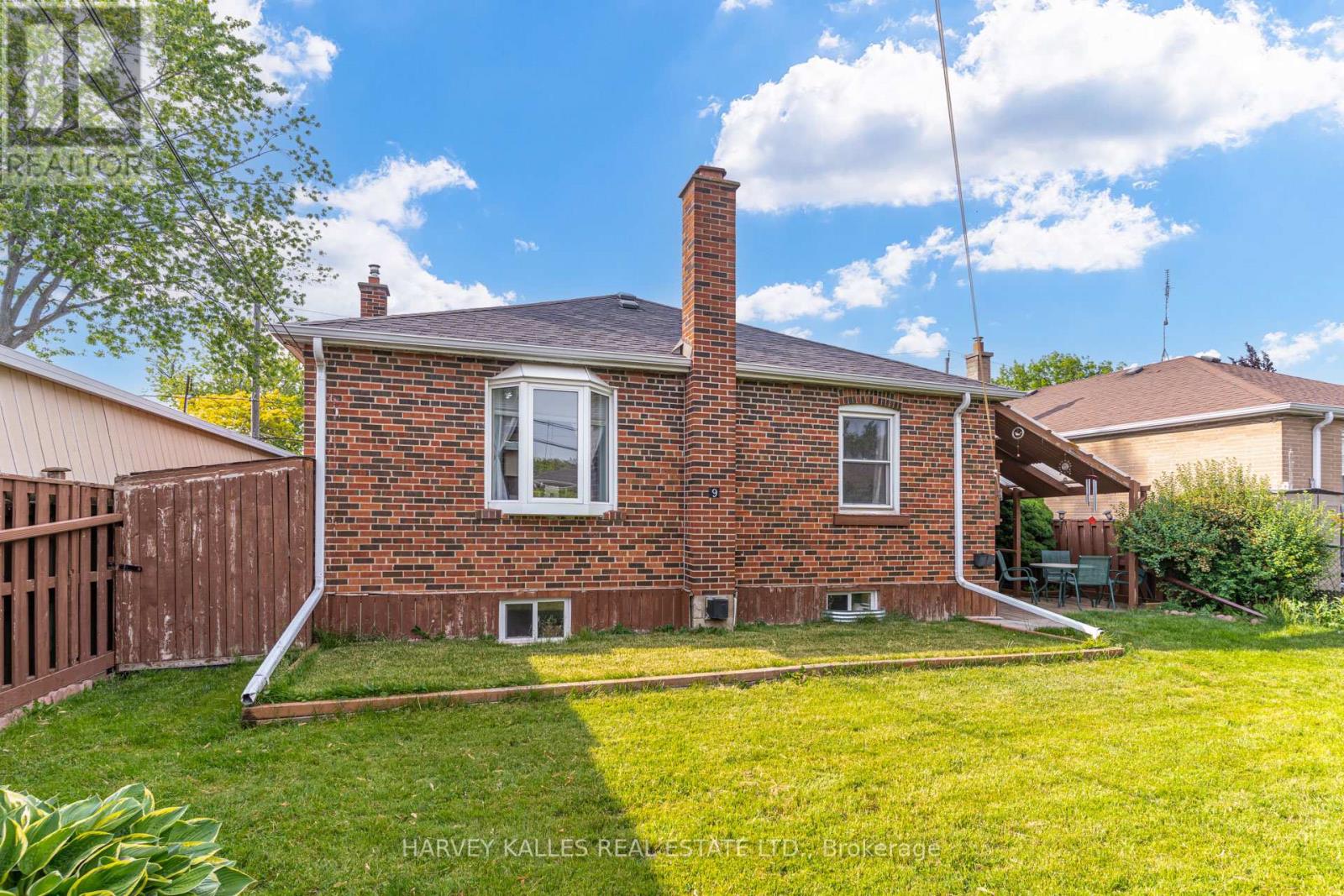 9 Sealcove Drive, Toronto, Ontario  M9C 2C3 - Photo 27 - W13453412