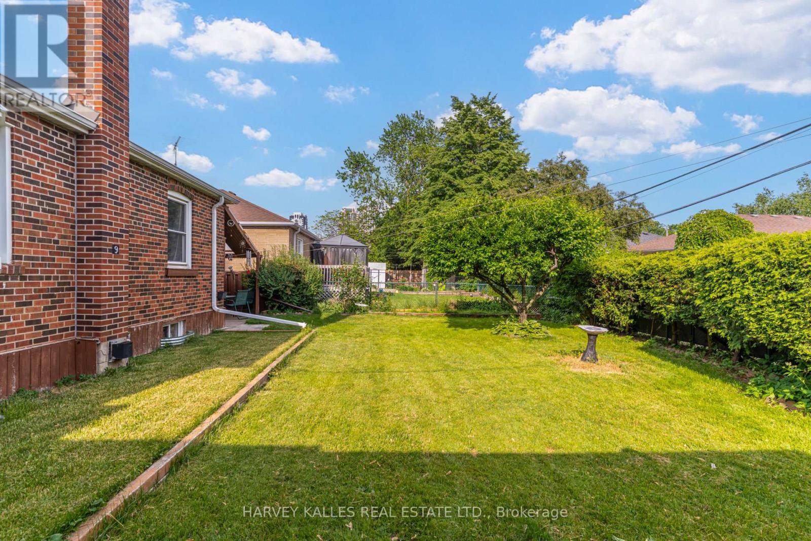 9 Sealcove Drive, Toronto, Ontario  M9C 2C3 - Photo 28 - W13453412