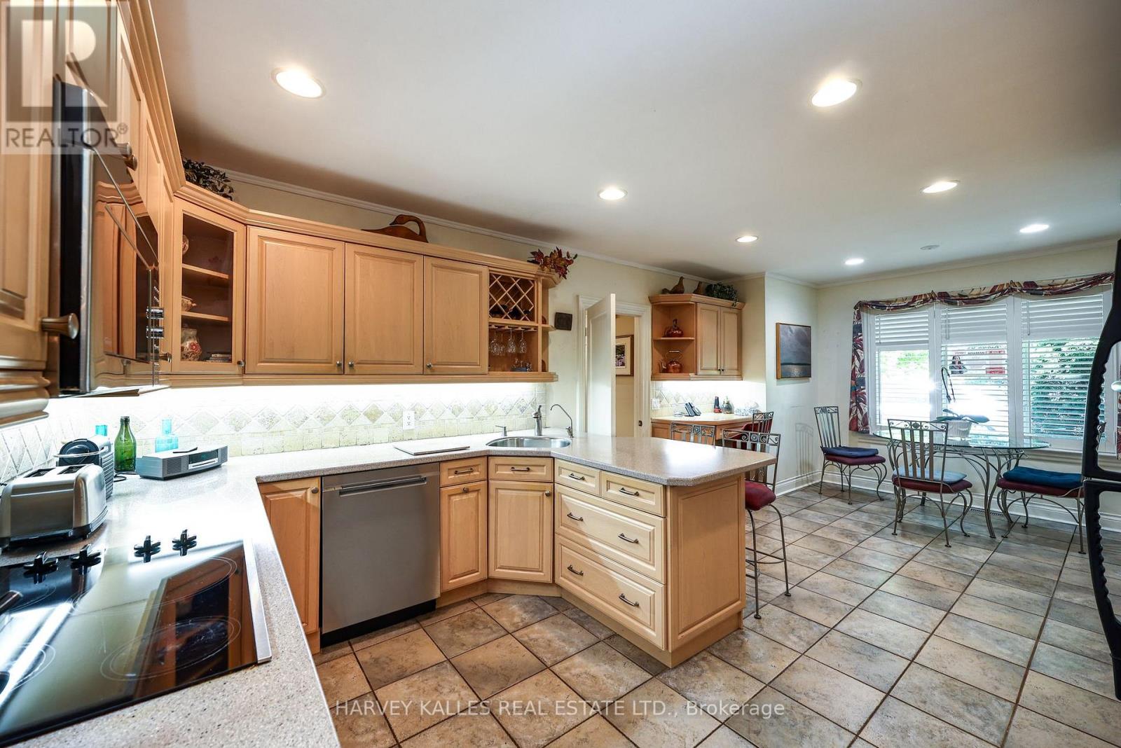 176 Old Yonge Street, Toronto, Ontario  M2P 1P9 - Photo 15 - C13455006