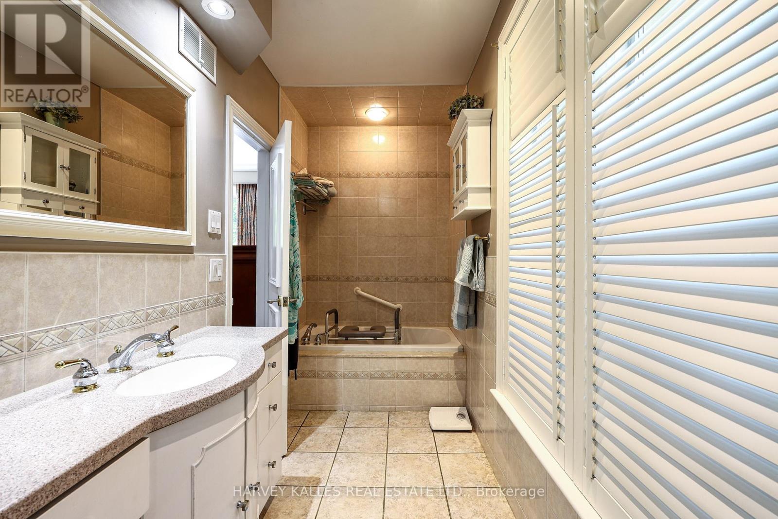 176 Old Yonge Street, Toronto, Ontario  M2P 1P9 - Photo 30 - C13455006