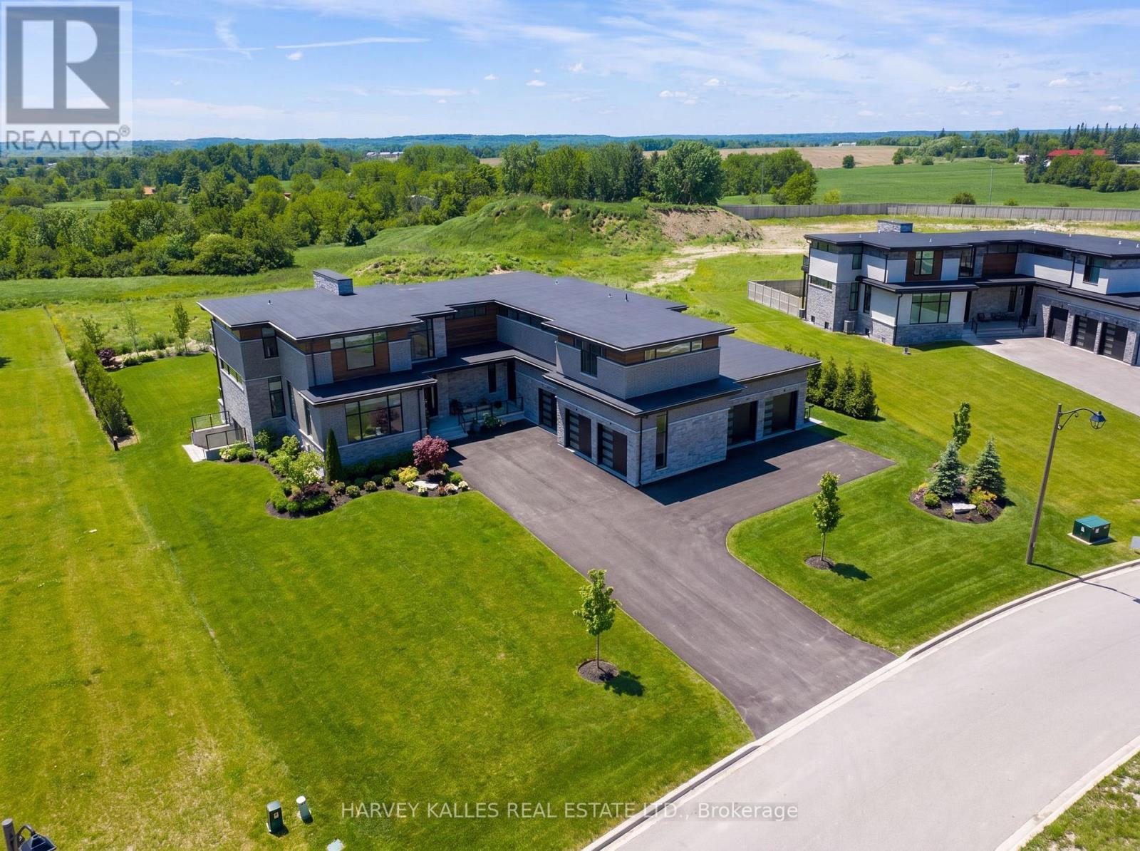 24 Sugarbush Court, Halton Hills, Ontario L7G 4S7 - Photo 2 - W13455350