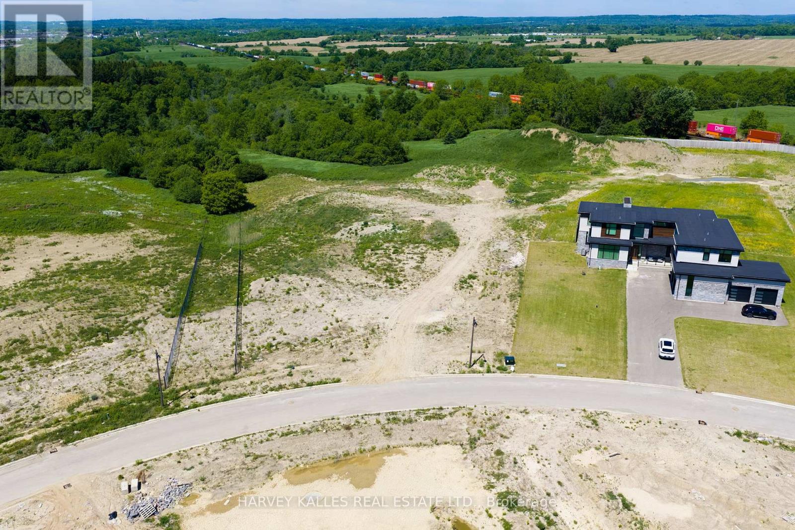 24 Sugarbush Court, Halton Hills, Ontario L7G 4S7 - Photo 5 - W13455350