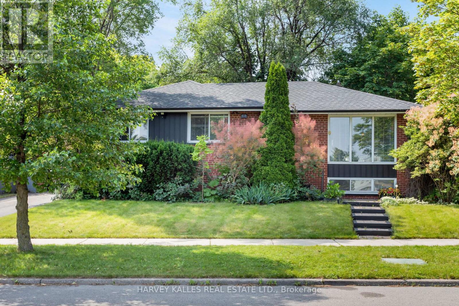49 Learmont Drive, Toronto, Ontario M9R 2E9 - Photo 2 - W13456296