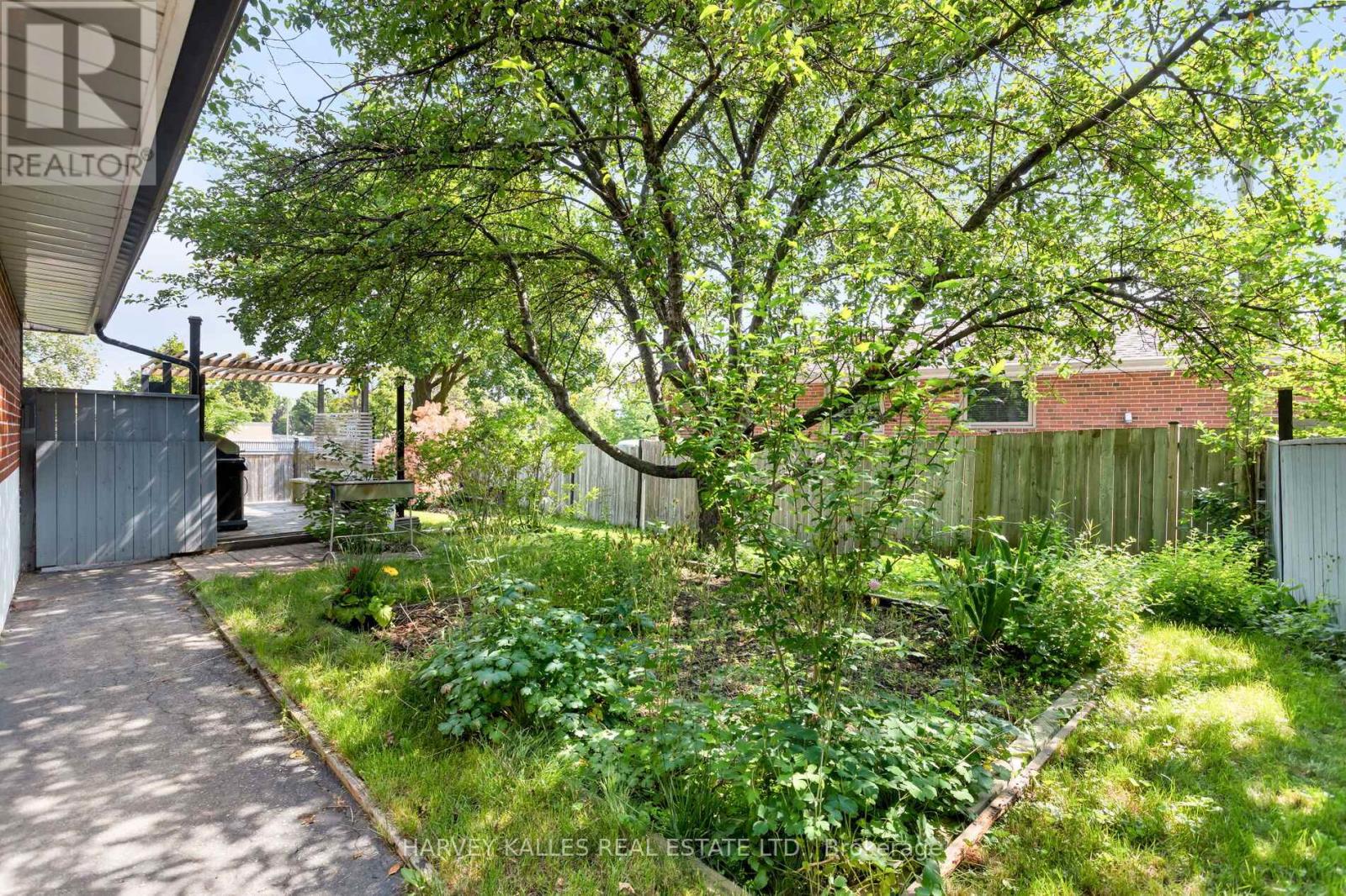 49 Learmont Drive, Toronto, Ontario M9R 2E9 - Photo 33 - W13456296