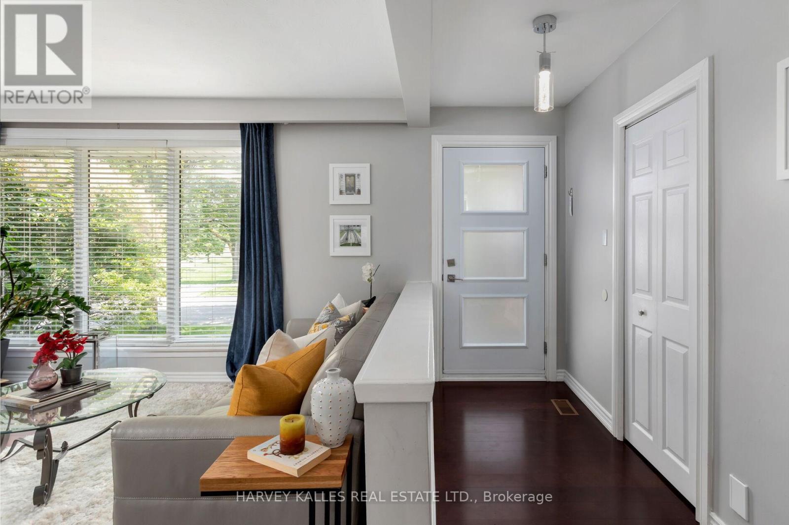 49 Learmont Drive, Toronto, Ontario M9R 2E9 - Photo 6 - W13456296