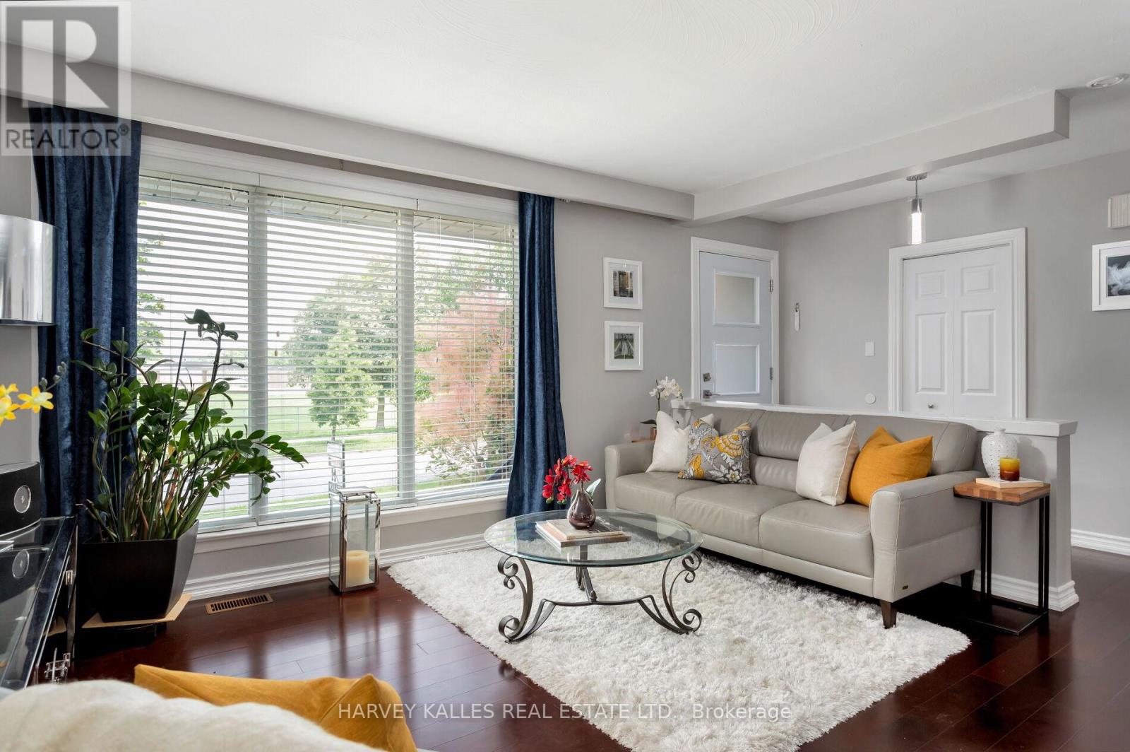 49 Learmont Drive, Toronto, Ontario M9R 2E9 - Photo 8 - W13456296